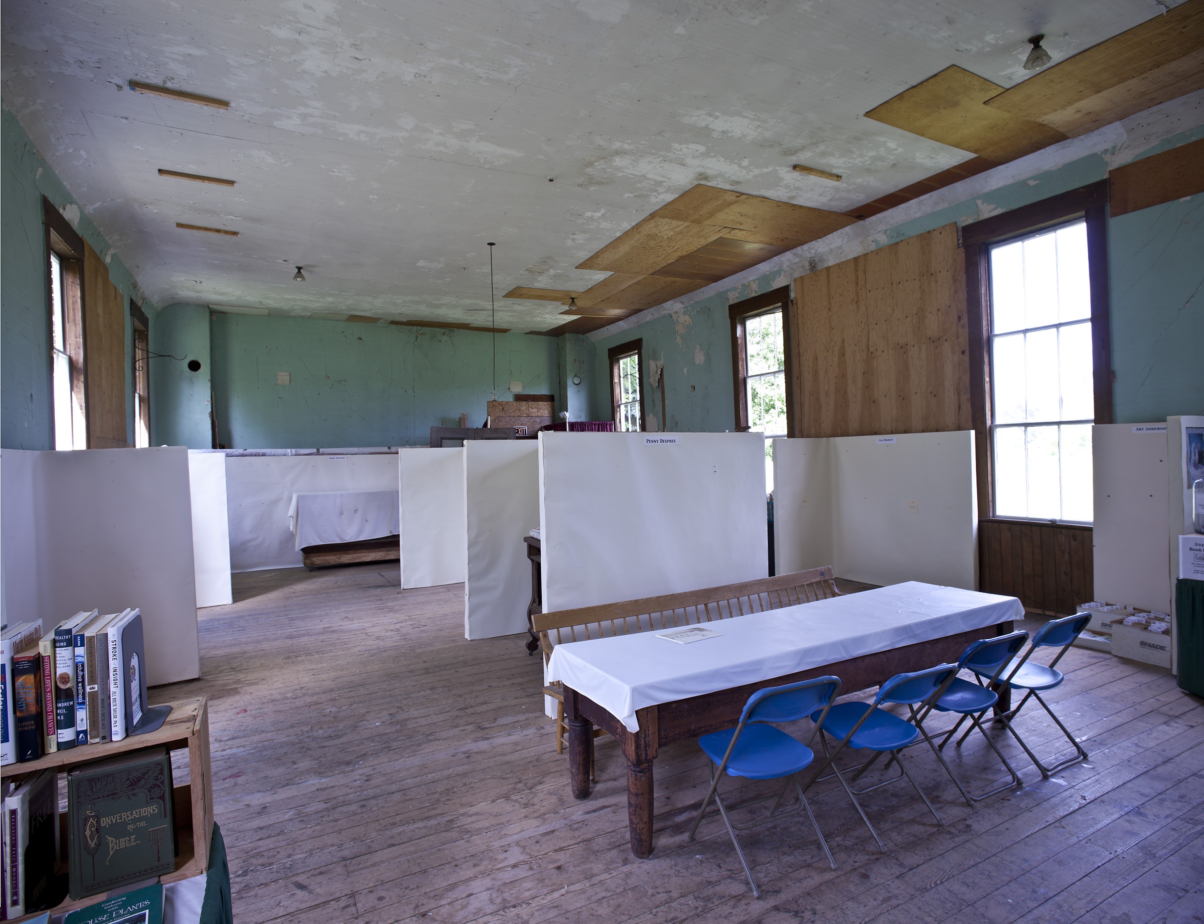 Murray Hall with art panels before restoration.