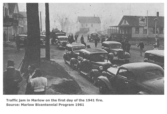 Traffic jam in Marlow on the first day of the 1941 fire.